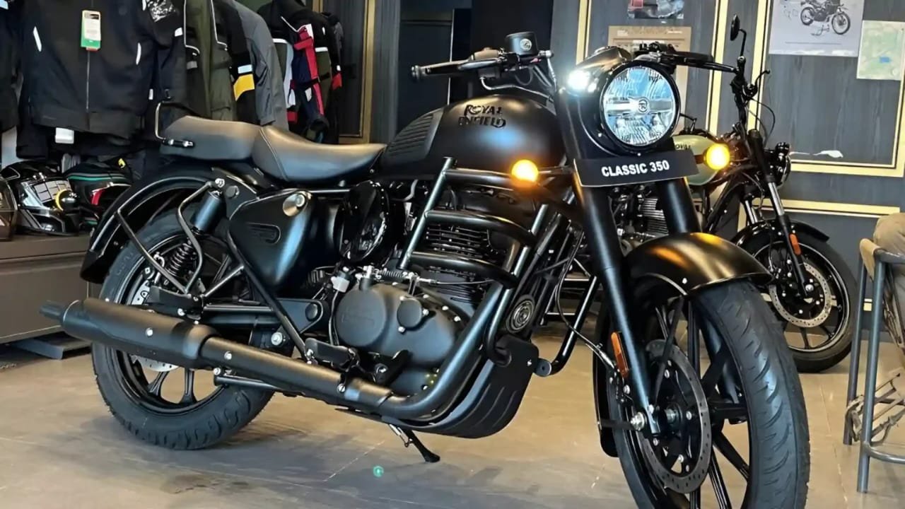 Royal Enfield Classic 350 2025 – Timeless Cruiser with 346cc Engine, Retro Design & 55kmpl Mileage at Just ₹1.20 Lakh!