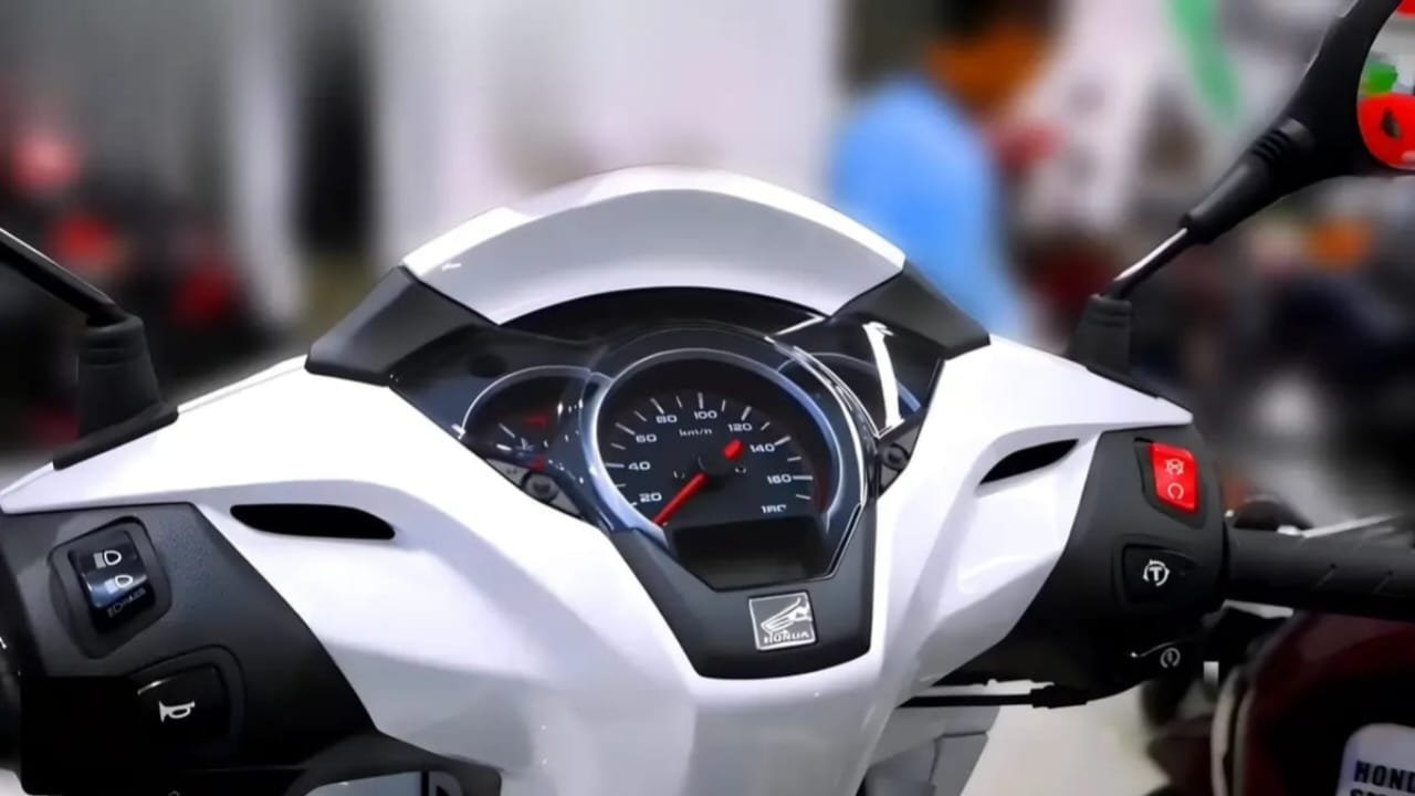 Honda Activa 8G 2025 – Reliable Scooter with 65kmpl Mileage, Enhanced Comfort & Modern Features at Just ₹62,000!